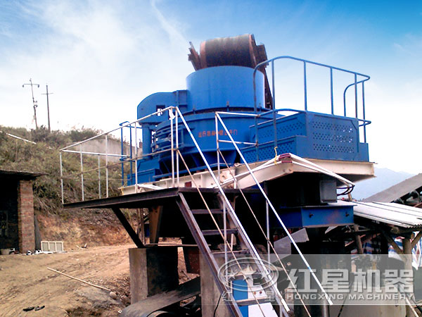 制砂機的生產(chǎn)現(xiàn)場 制砂機的生產(chǎn)現(xiàn)場