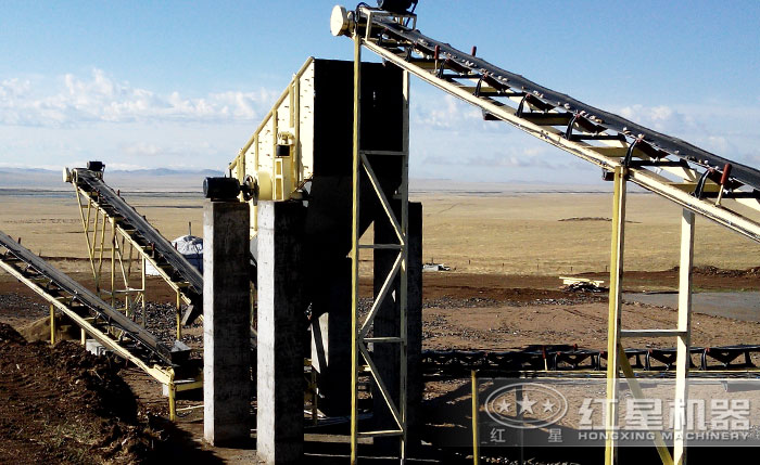 振動(dòng)篩沙機(jī)還是可移動(dòng)的好，流動(dòng)作業(yè)隨時(shí)轉(zhuǎn)場(chǎng)