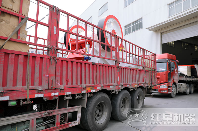 69鄂式破碎機(jī)規(guī)模中等，價(jià)格便宜合理