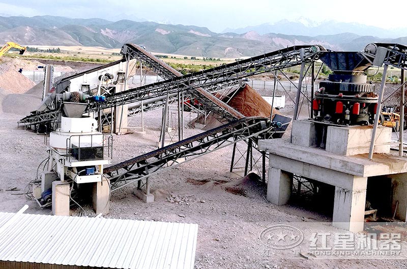 花崗巖生產(chǎn)線現(xiàn)場，圓錐破和制砂機