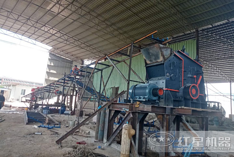 破碎生產(chǎn)線中常用的碎石機有哪些？全套生產(chǎn)方案配置