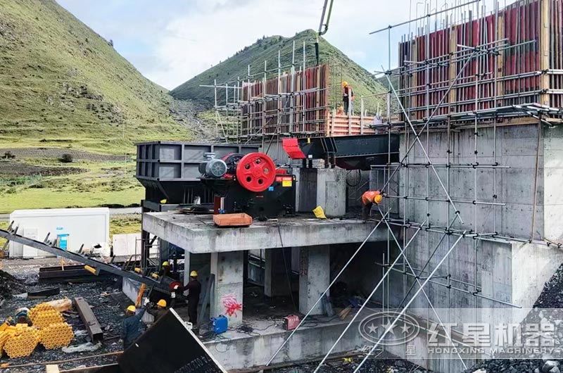 57破碎機工作現(xiàn)場實拍圖 57破碎機工作現(xiàn)場實拍圖